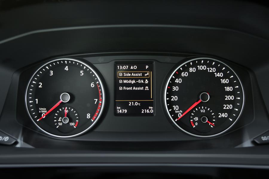  Volkswagen Multivan Business 2015 года  (фото 4 из 5)